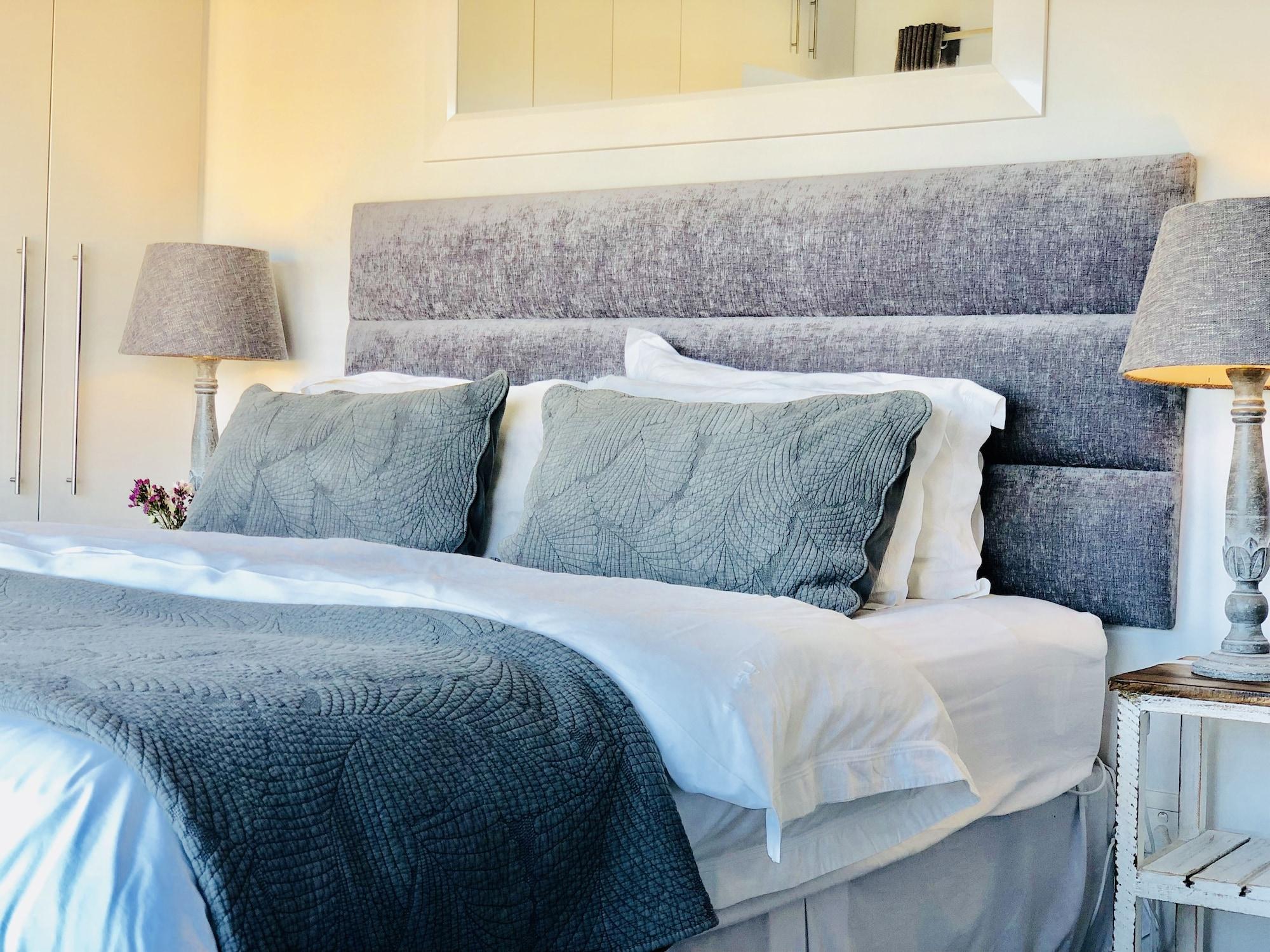 5 Options Guest House Bloubergstrand Eksteriør bilde