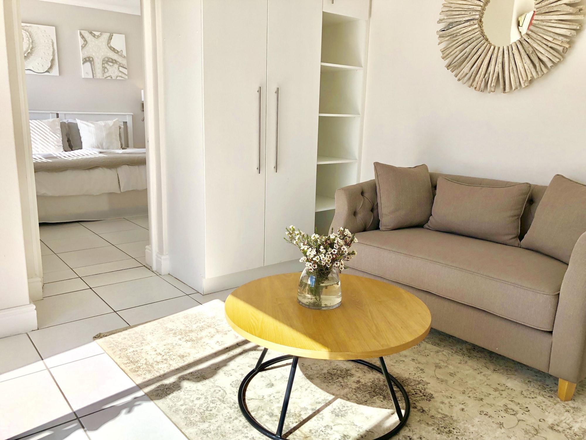 5 Options Guest House Bloubergstrand Eksteriør bilde
