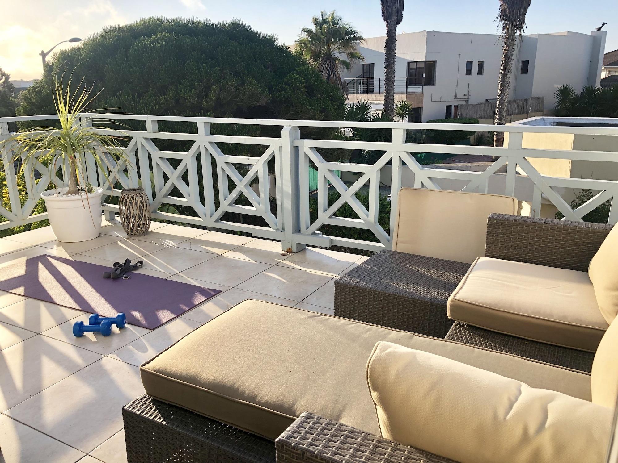 5 Options Guest House Bloubergstrand Eksteriør bilde