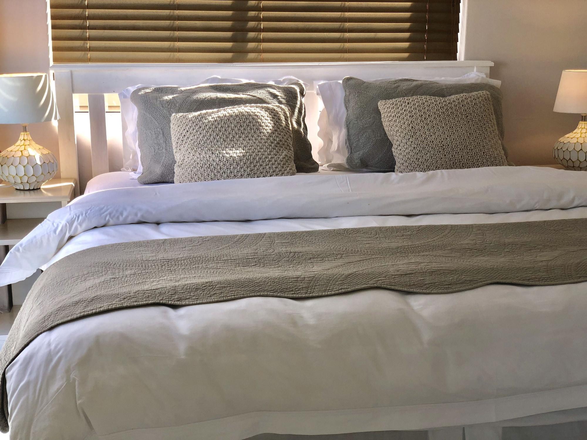 5 Options Guest House Bloubergstrand Eksteriør bilde