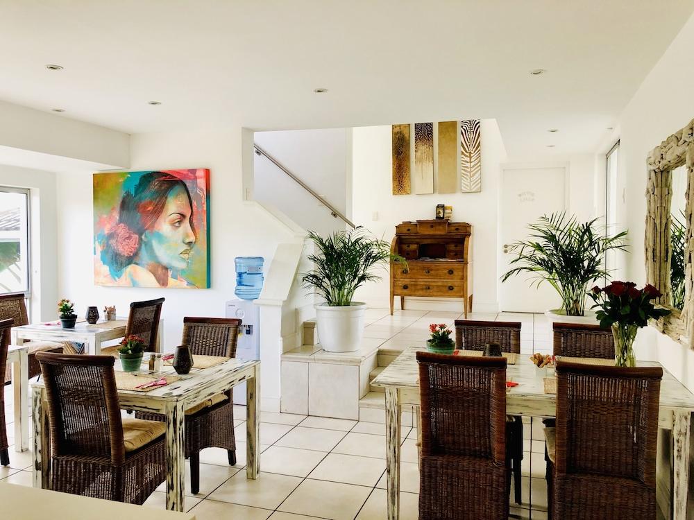 5 Options Guest House Bloubergstrand Eksteriør bilde