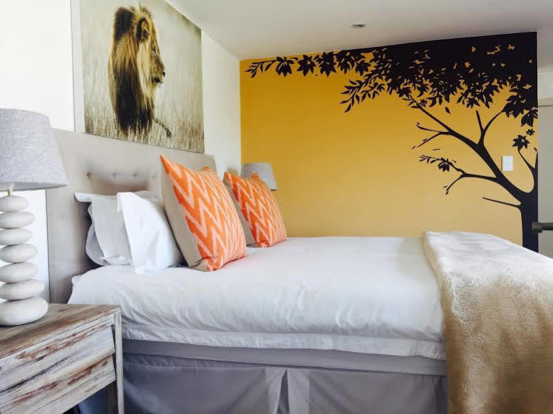 5 Options Guest House Bloubergstrand Eksteriør bilde