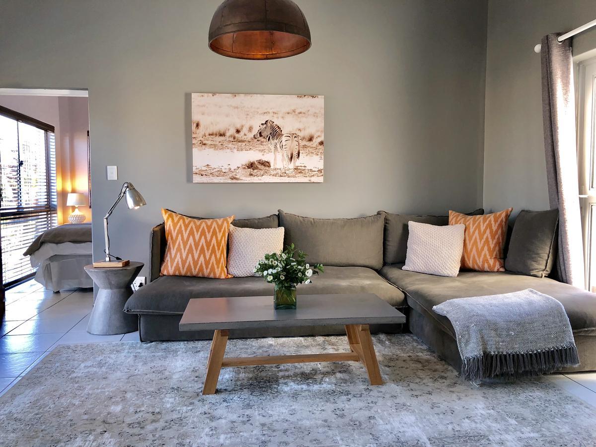 5 Options Guest House Bloubergstrand Eksteriør bilde