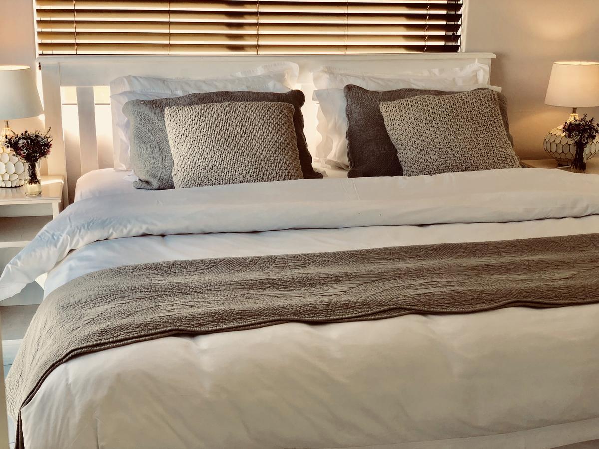 5 Options Guest House Bloubergstrand Eksteriør bilde