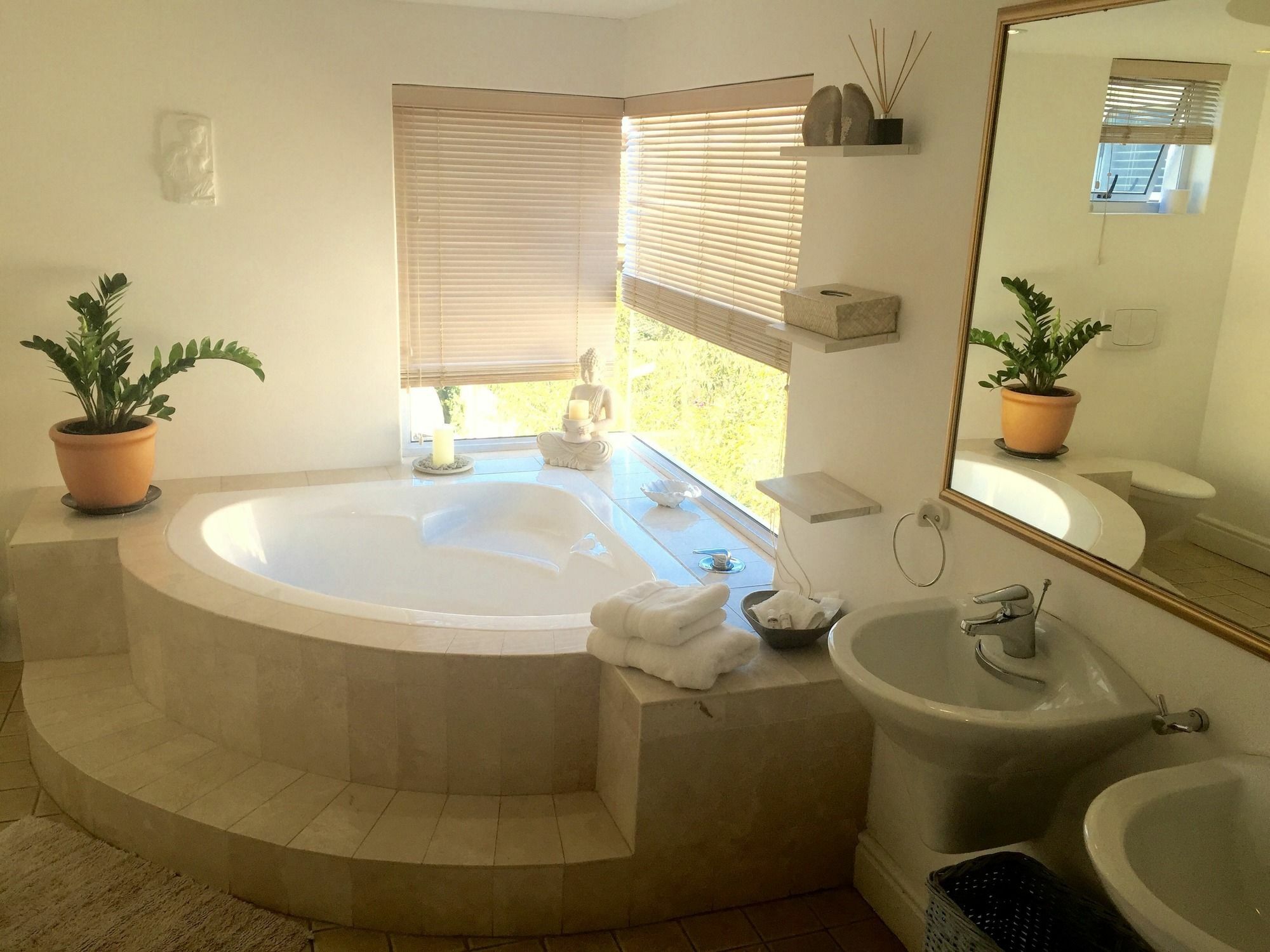 5 Options Guest House Bloubergstrand Eksteriør bilde