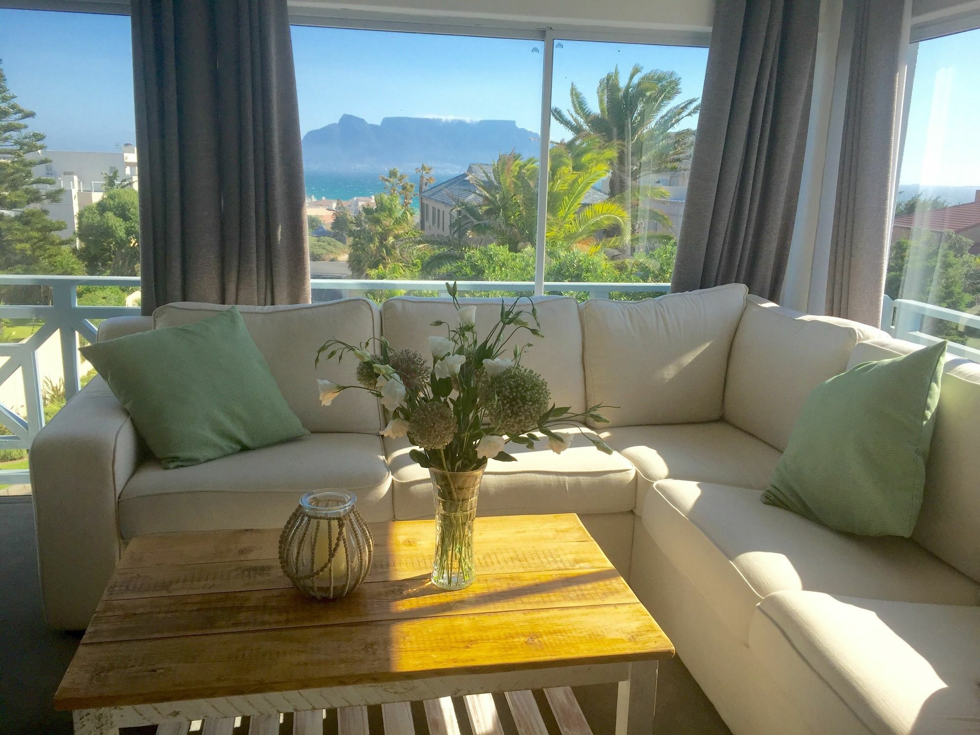 5 Options Guest House Bloubergstrand Eksteriør bilde