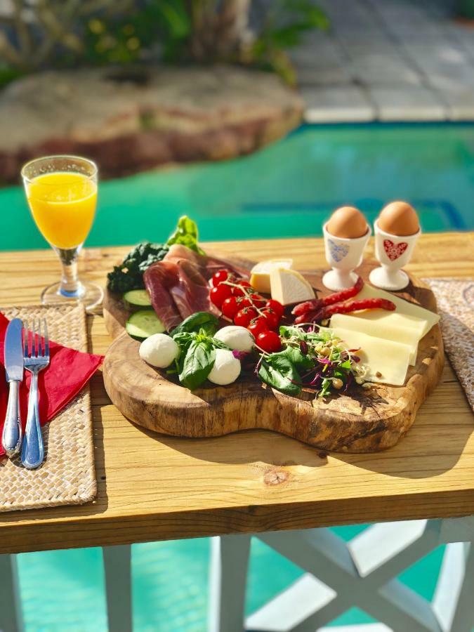 5 Options Guest House Bloubergstrand Eksteriør bilde