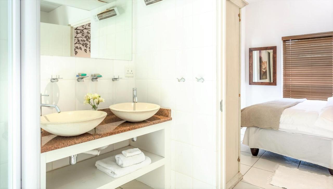 5 Options Guest House Bloubergstrand Eksteriør bilde
