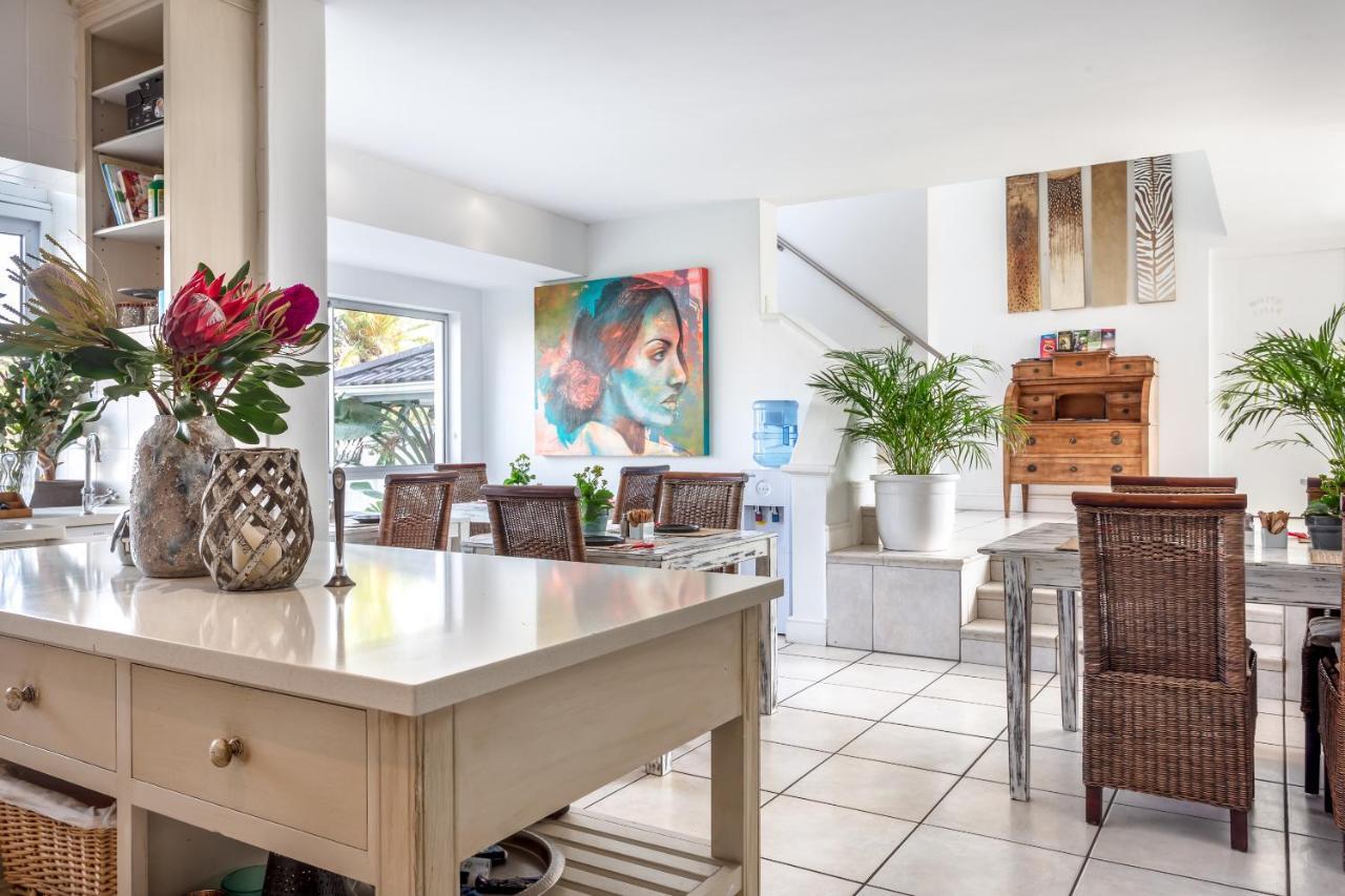 5 Options Guest House Bloubergstrand Eksteriør bilde